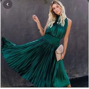 Vici Pont Des Arts Smocked Pleated Sleeveless Satin Midi Dress M